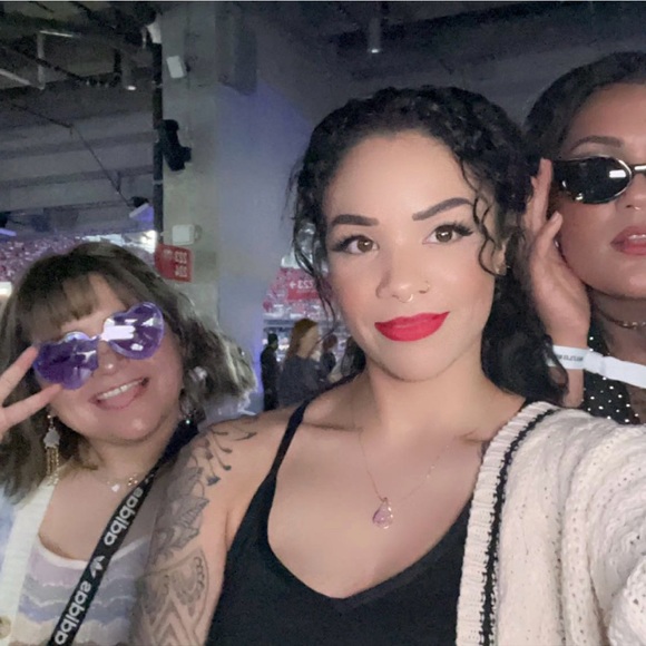 Meet your Posher, Lucia - Picture 8 of 9